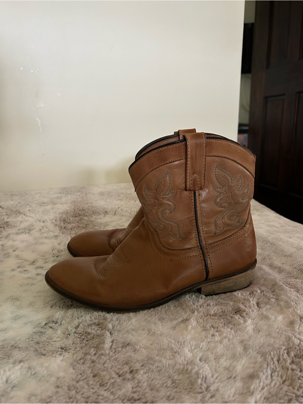dingo tan leather western ankle boots with embroidery